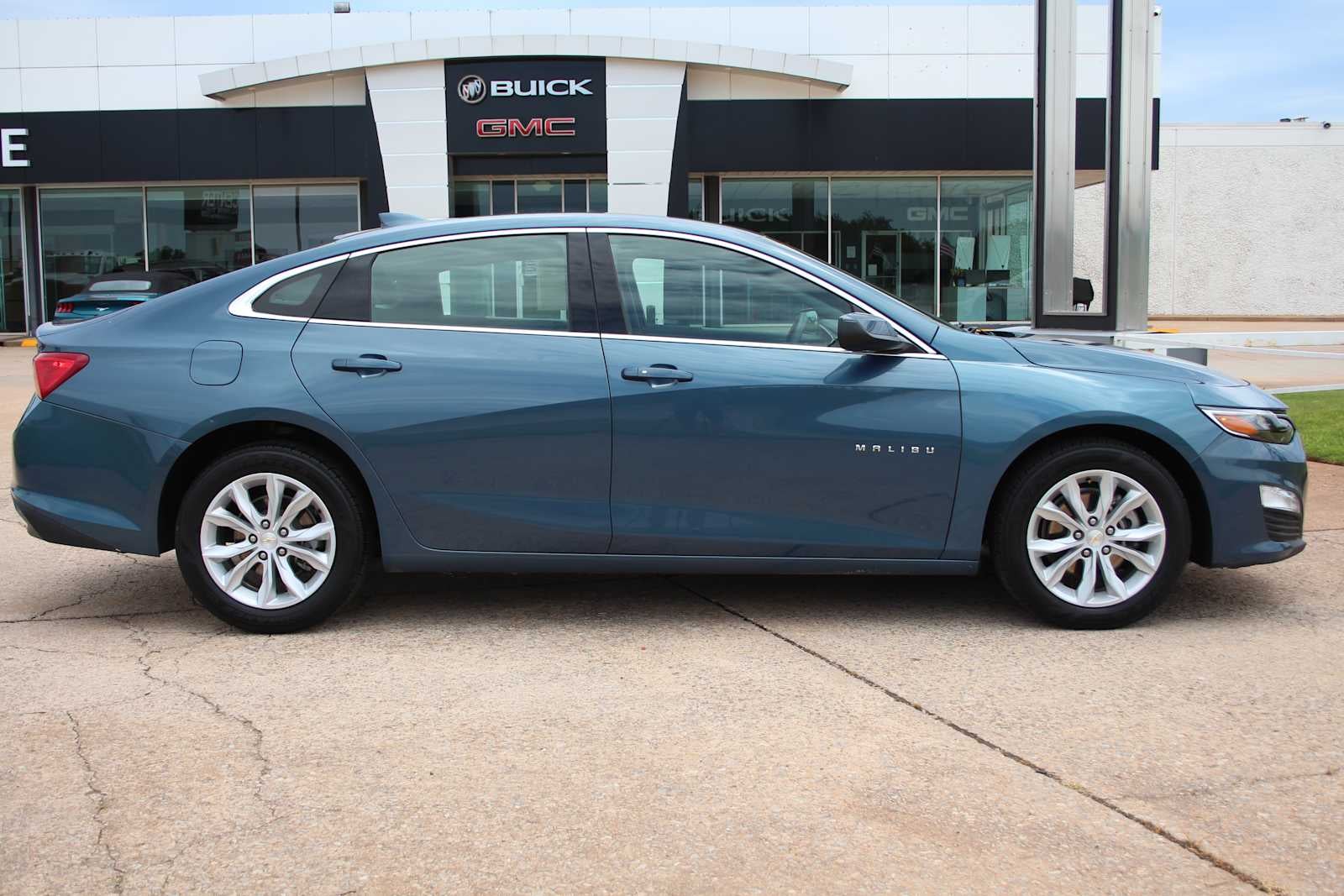 2025 Chevrolet Malibu LT