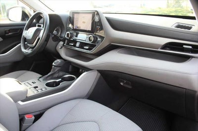 2023 Toyota Highlander LE