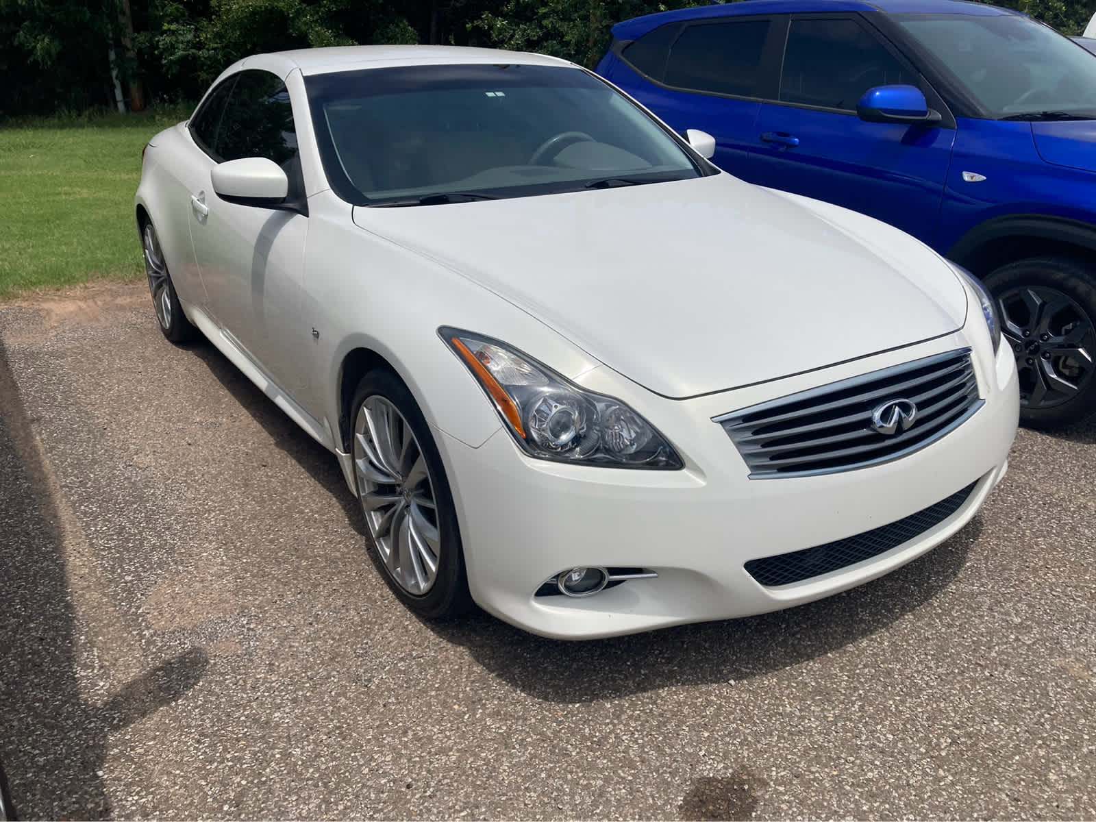 2014 INFINITI Q60 Convertible 2dr