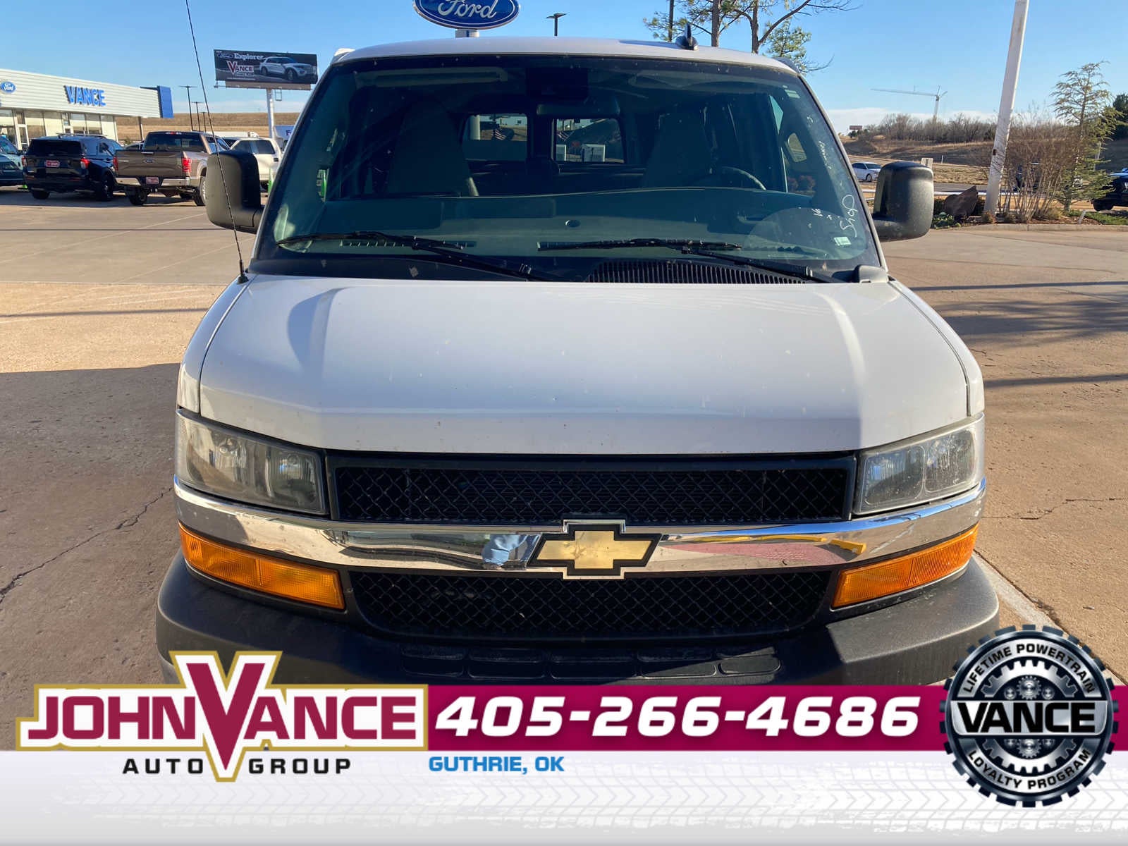 2024 Chevrolet Express Passenger 3500 1LT