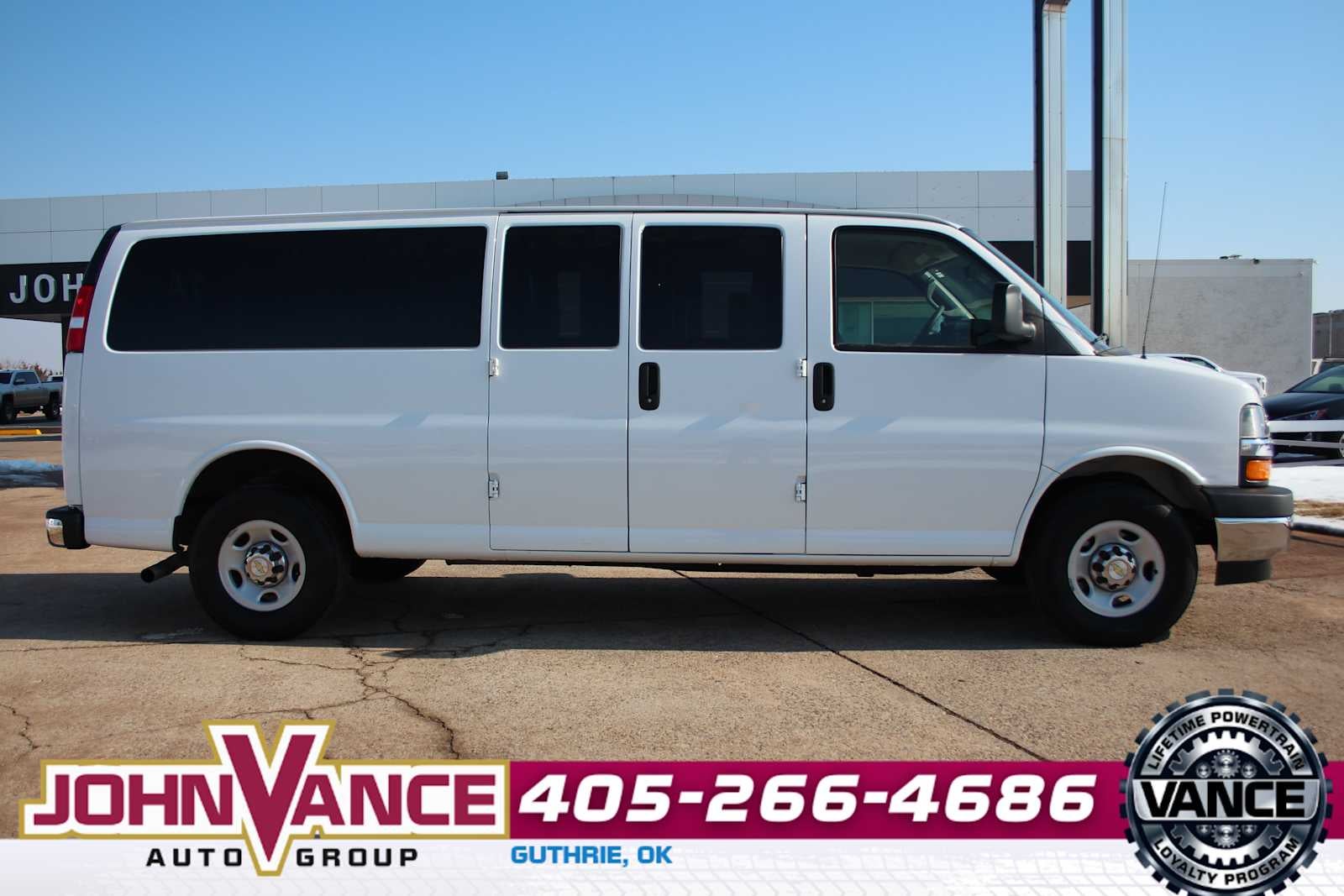 2024 Chevrolet Express Passenger 3500 1LT