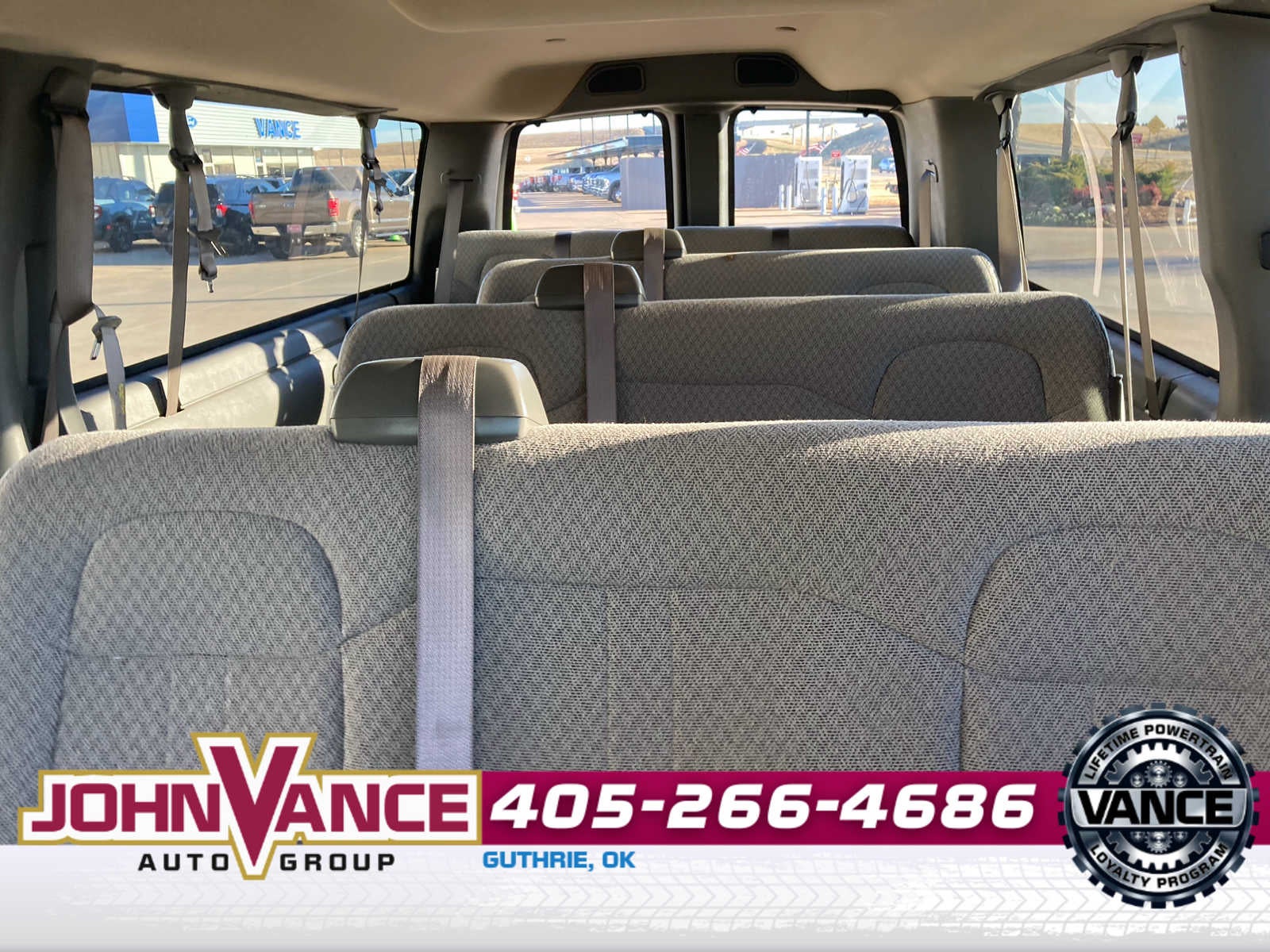 2024 Chevrolet Express Passenger 3500 1LT