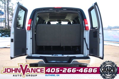 2024 Chevrolet Express Passenger 3500 1LT