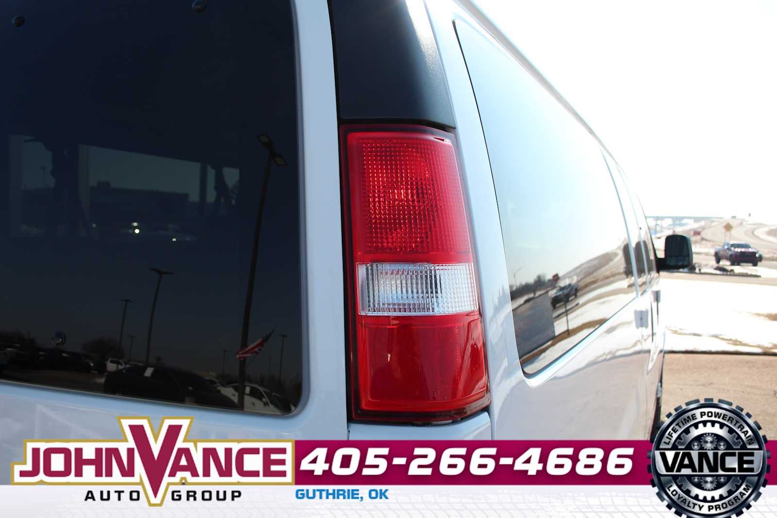 2024 Chevrolet Express Passenger 3500 1LT