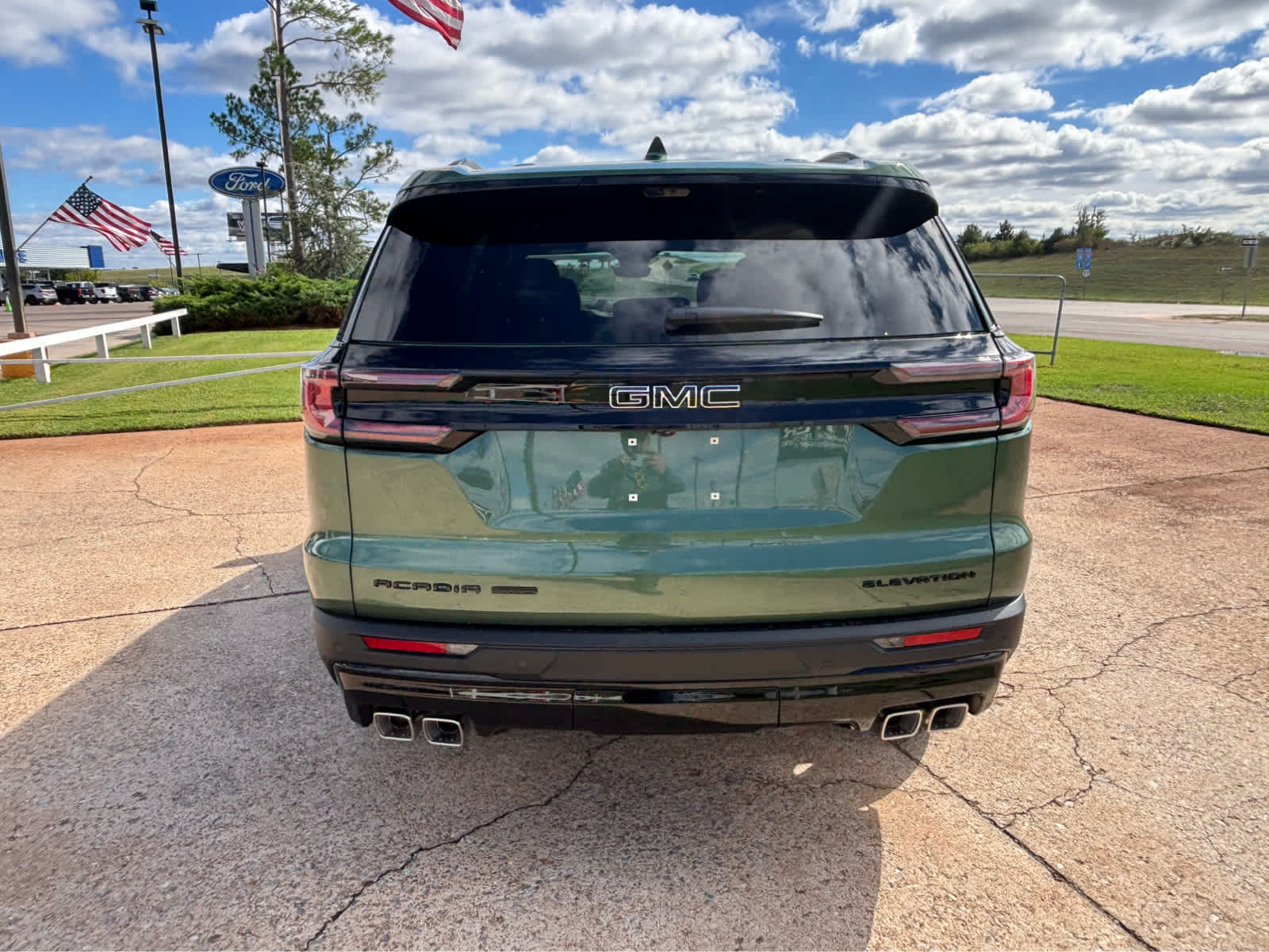 2027 GMC Acadia Elevation