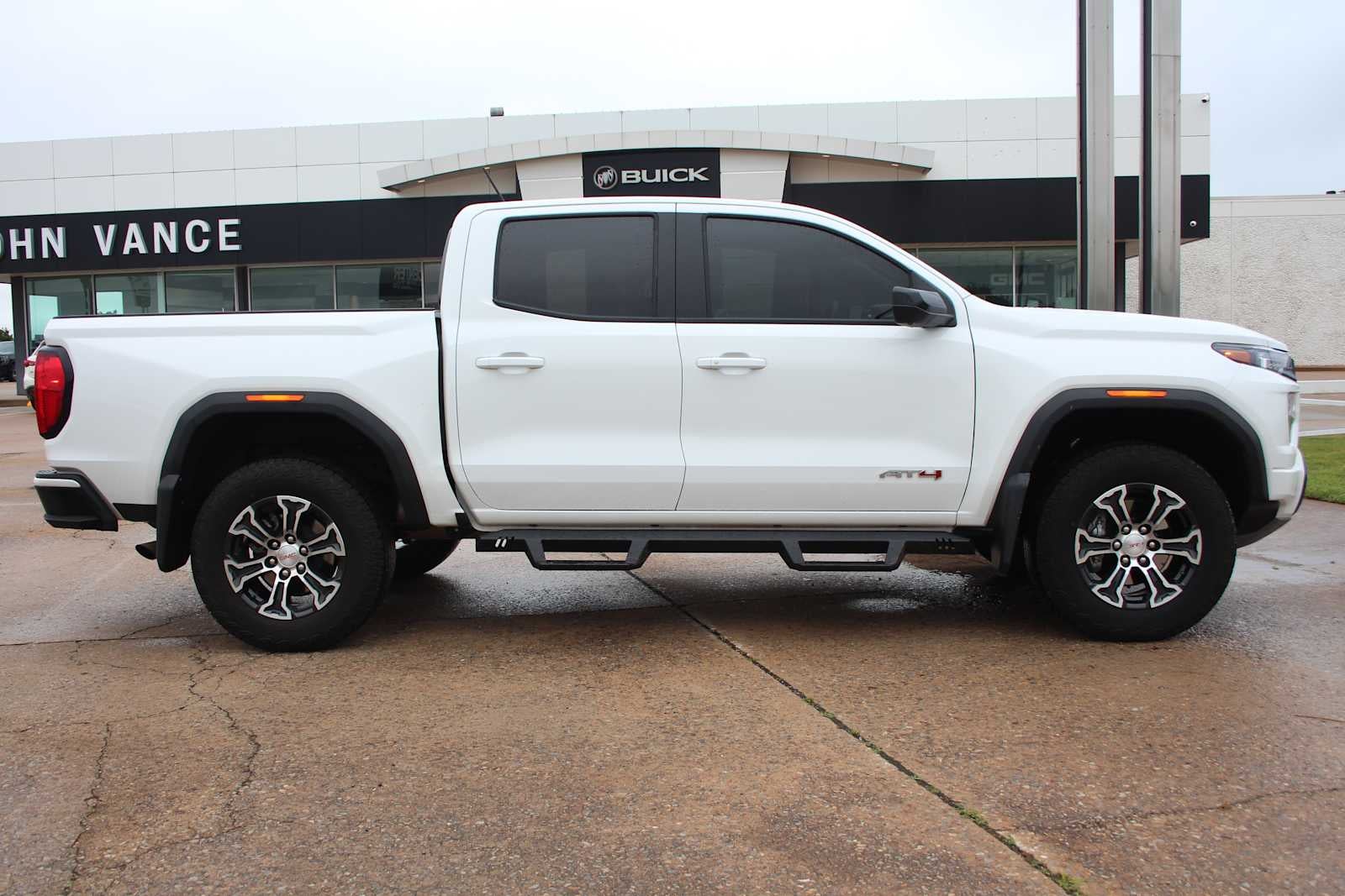 2025 GMC Canyon AT4