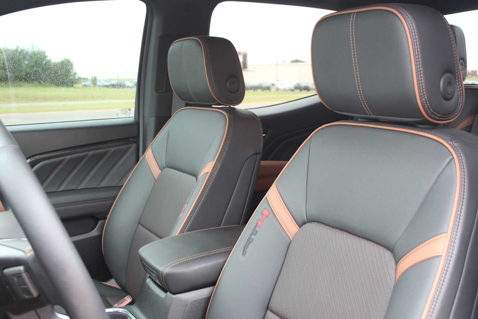 2025 GMC Canyon AT4