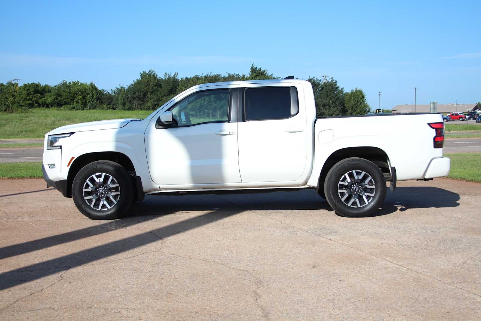 2023 Nissan Frontier SV