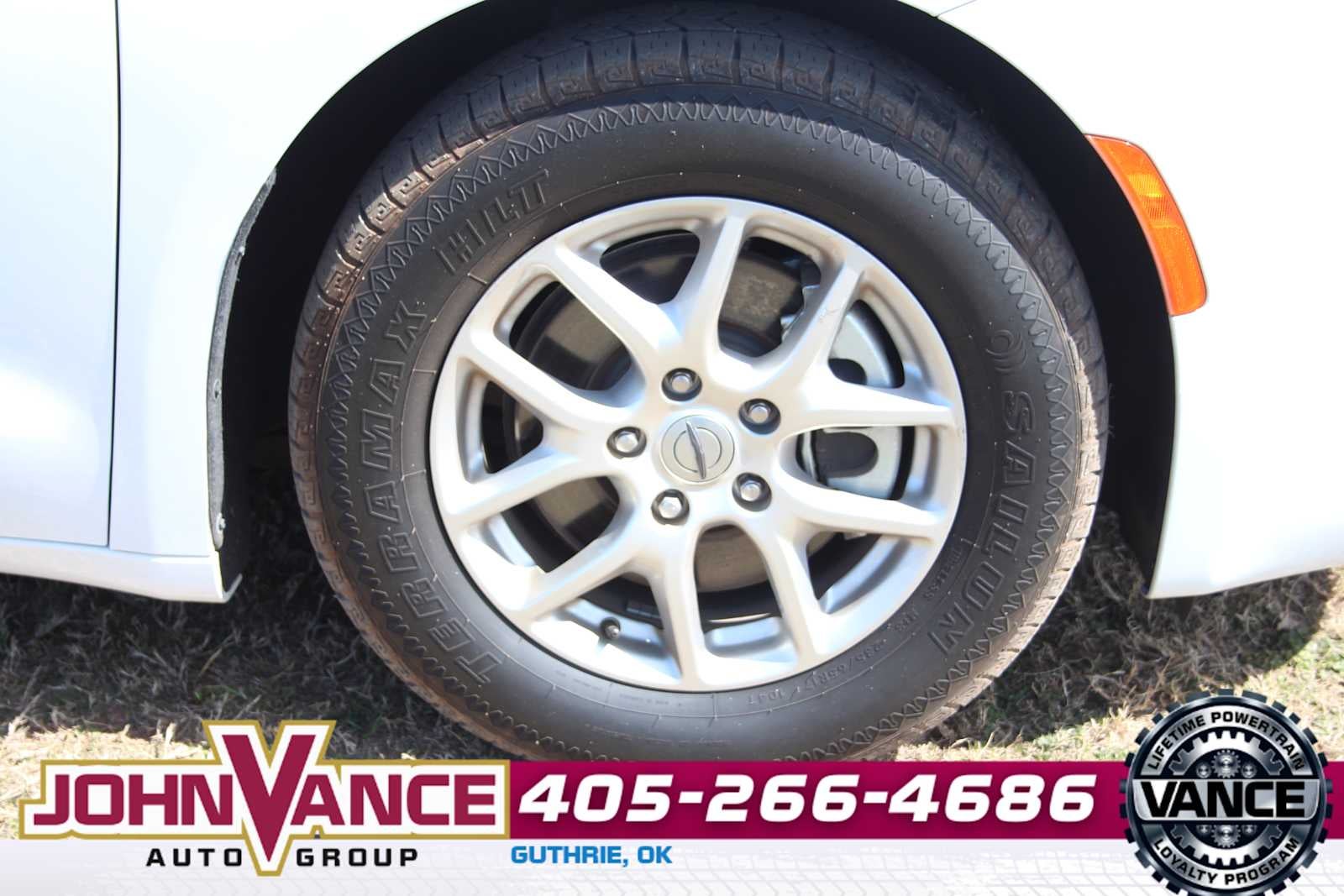 2023 Chrysler Voyager LX