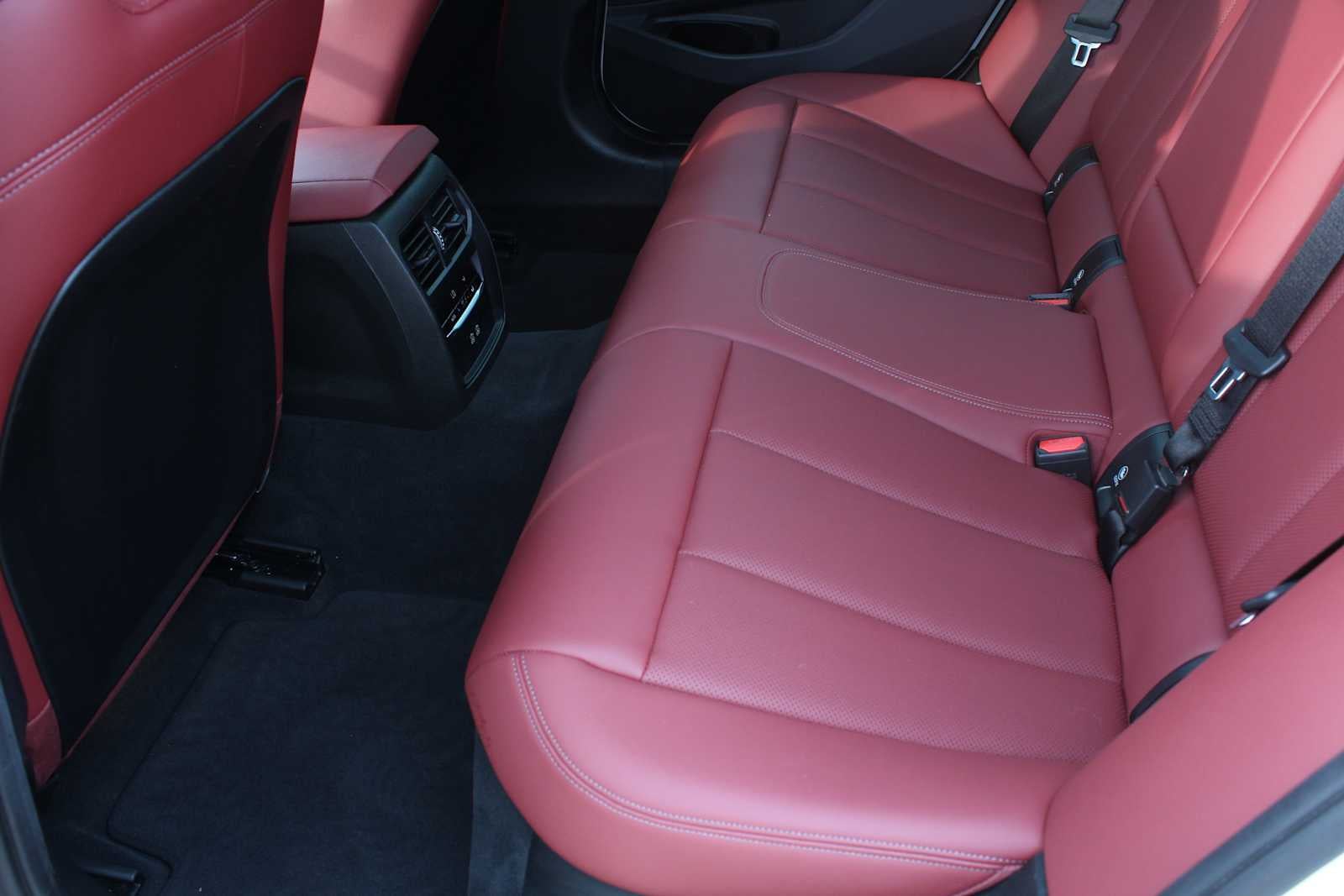 2024 BMW 3 Series 330i