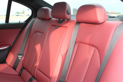 2024 BMW 3 Series 330i