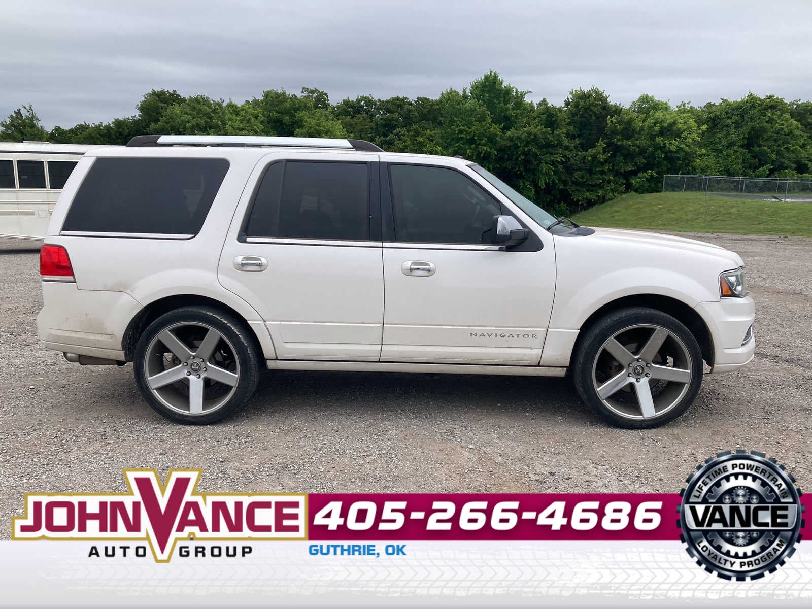2015 Lincoln Navigator Base