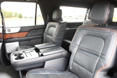 2022 Lincoln Navigator L Black Label