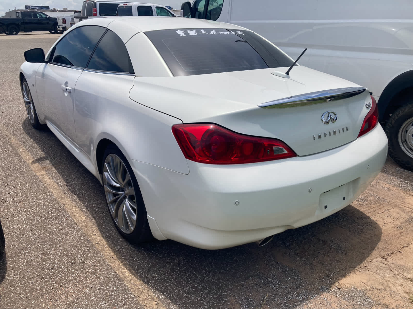 2014 INFINITI Q60 Convertible Base
