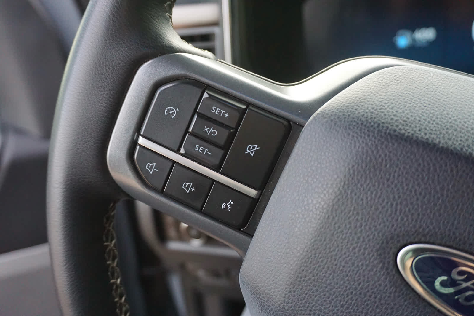 2025 Ford Super Duty F-350 DRW LARIAT