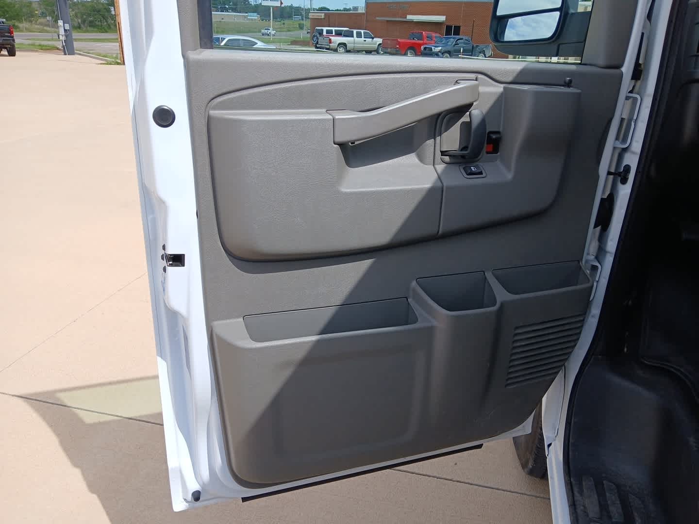 2025 Chevrolet Express Passenger RWD 3500 Extended Wheelbase LS
