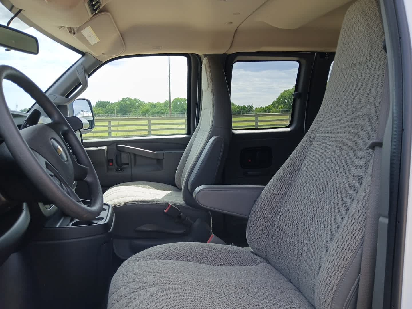 2025 Chevrolet Express Passenger RWD 3500 Extended Wheelbase LS