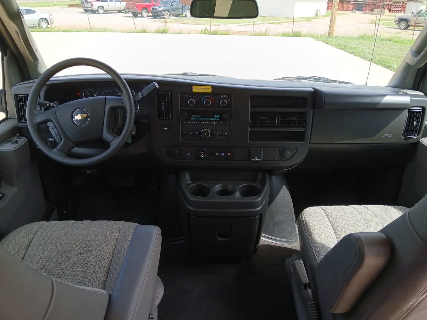 2025 Chevrolet Express Passenger RWD 3500 Extended Wheelbase LS