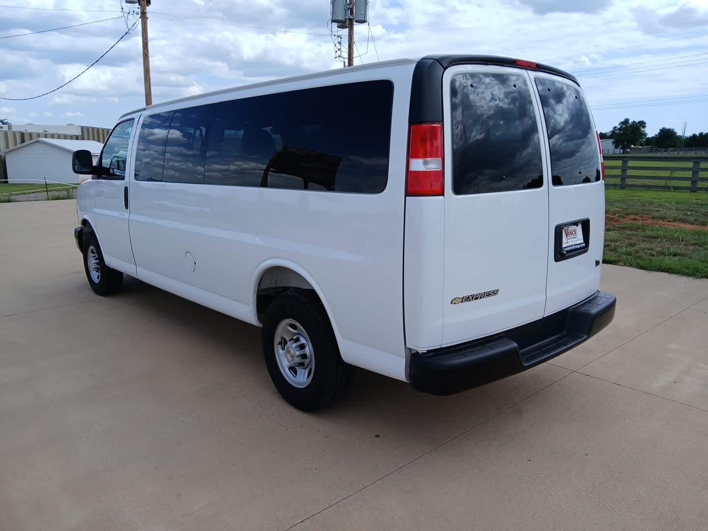 2025 Chevrolet Express Passenger RWD 3500 Extended Wheelbase LS