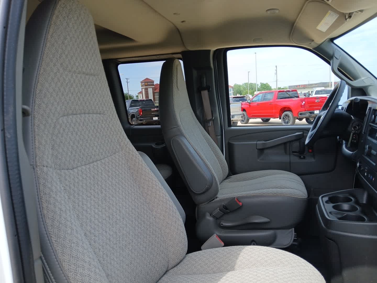 2025 Chevrolet Express Passenger RWD 3500 Extended Wheelbase LS