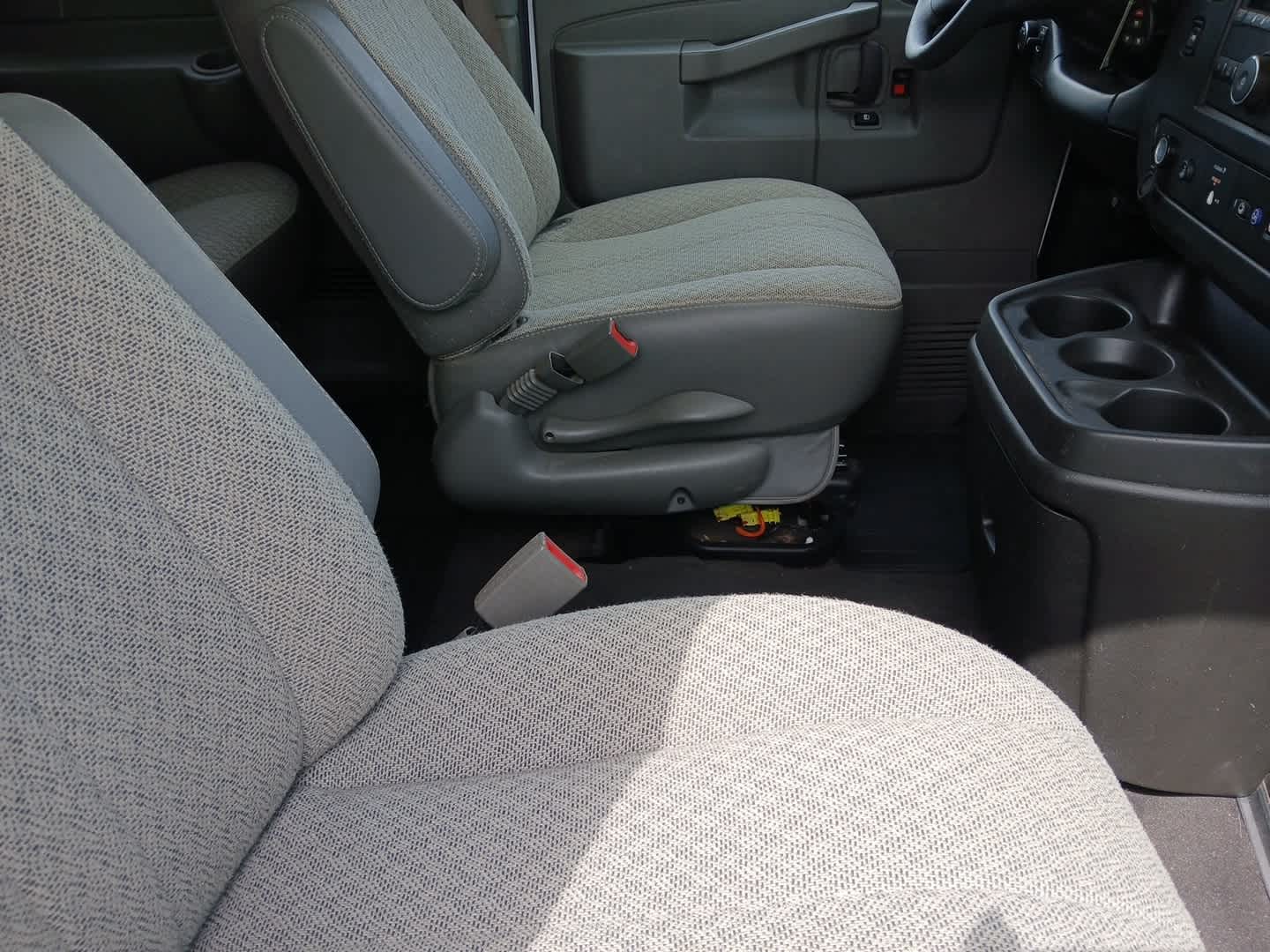 2025 Chevrolet Express Passenger RWD 3500 Extended Wheelbase LS