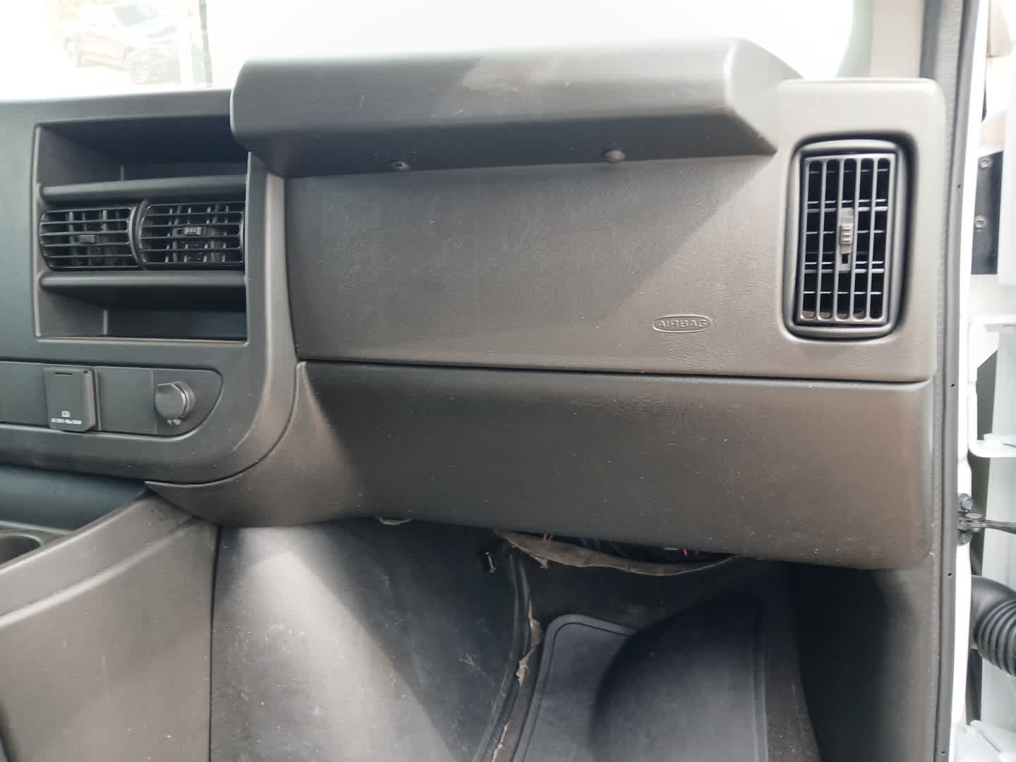 2025 Chevrolet Express Passenger RWD 3500 Extended Wheelbase LS