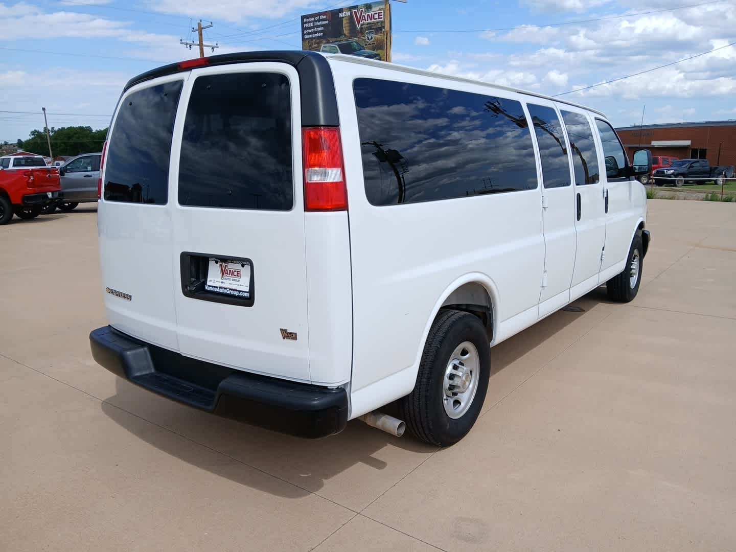 2025 Chevrolet Express Passenger RWD 3500 Extended Wheelbase LS