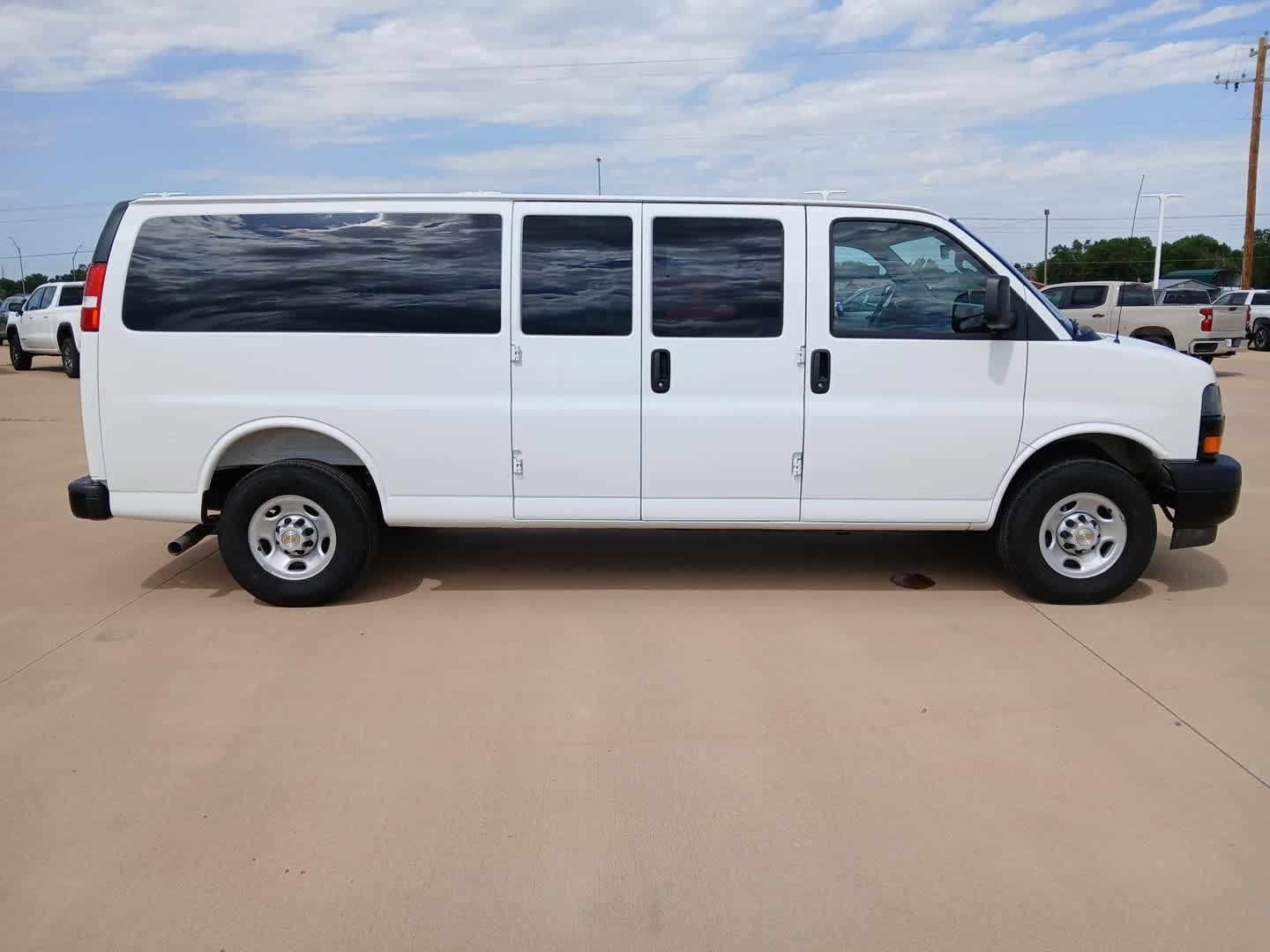 2025 Chevrolet Express Passenger RWD 3500 Extended Wheelbase LS
