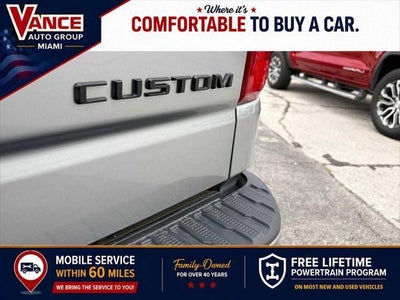 2023 Chevrolet Silverado 1500 4WD Crew Cab Short Bed Custom