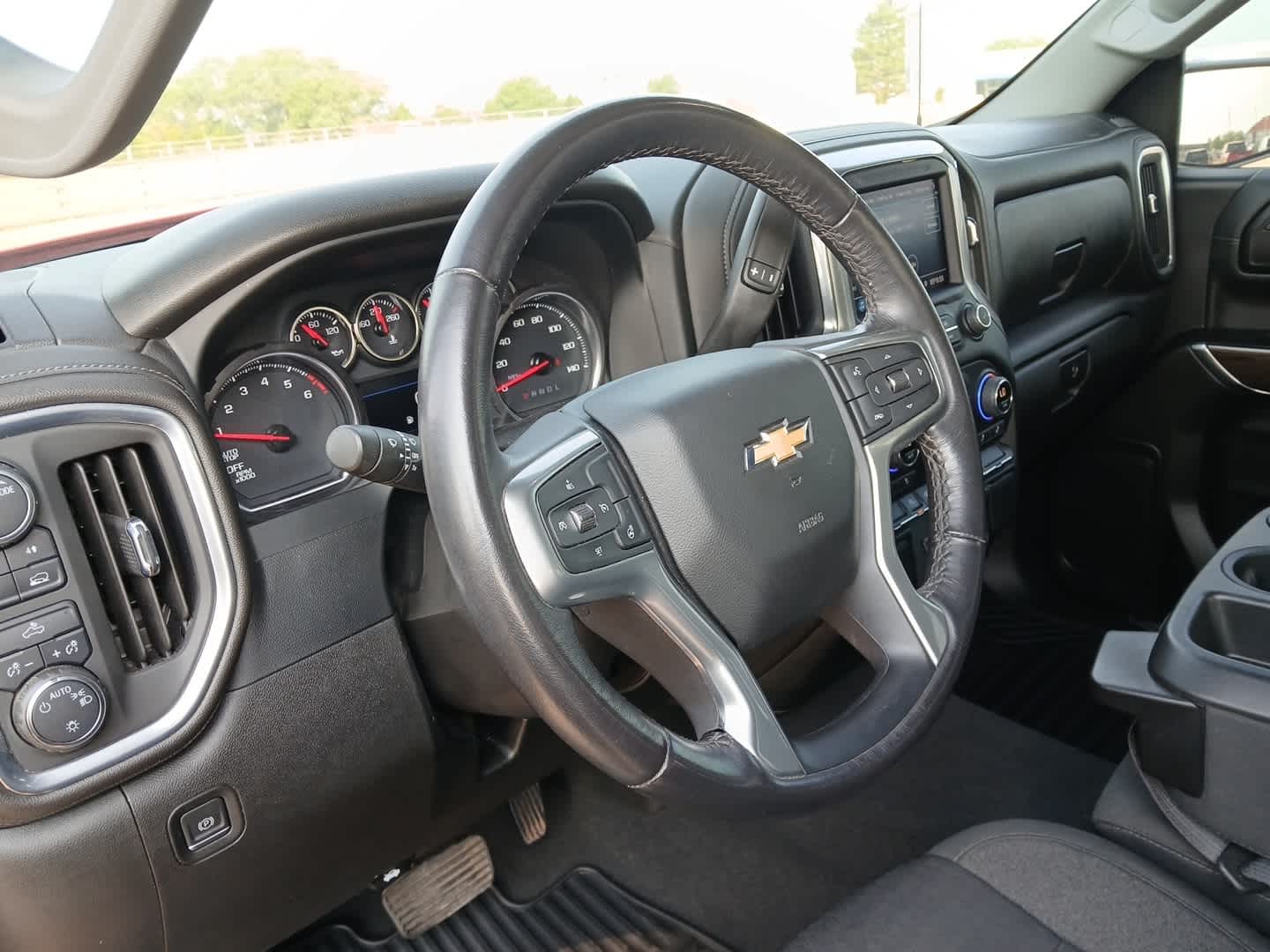 2022 Chevrolet Silverado 1500 LTD 4WD Crew Cab Short Bed LT