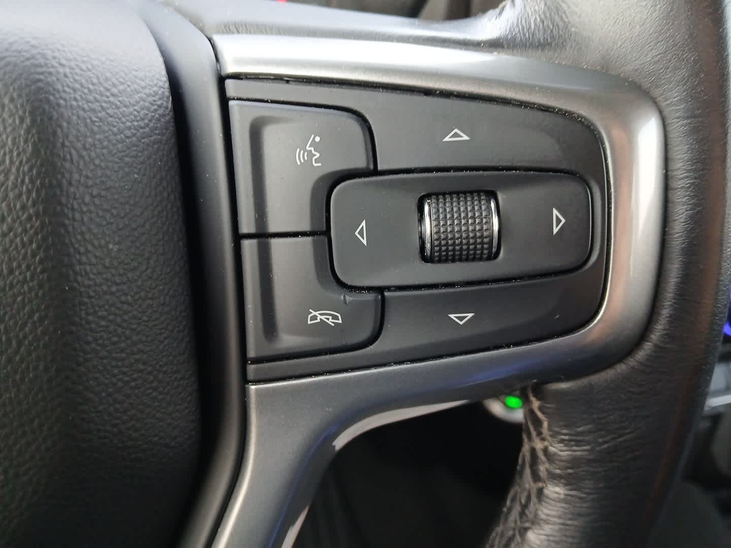 2022 Chevrolet Silverado 1500 LTD 4WD Crew Cab Short Bed LT