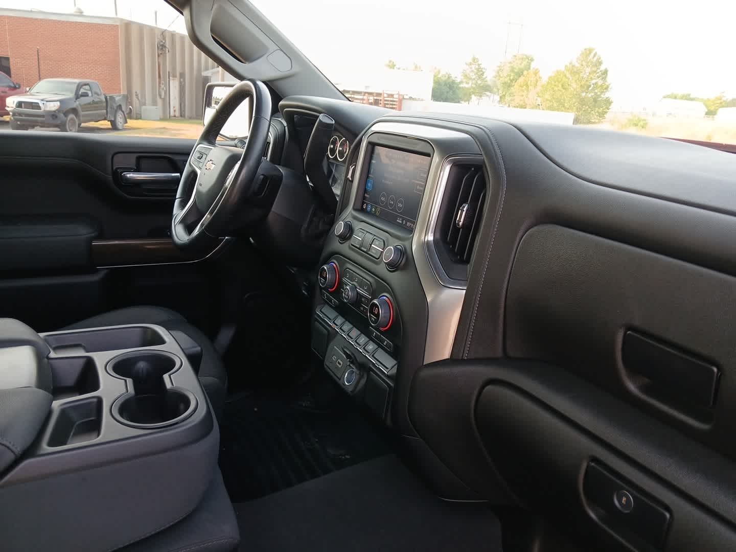 2022 Chevrolet Silverado 1500 LTD 4WD Crew Cab Short Bed LT