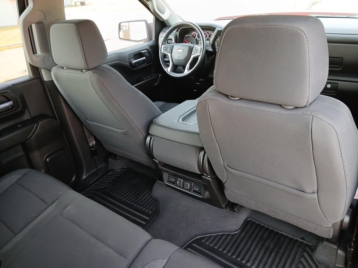 2022 Chevrolet Silverado 1500 LTD 4WD Crew Cab Short Bed LT