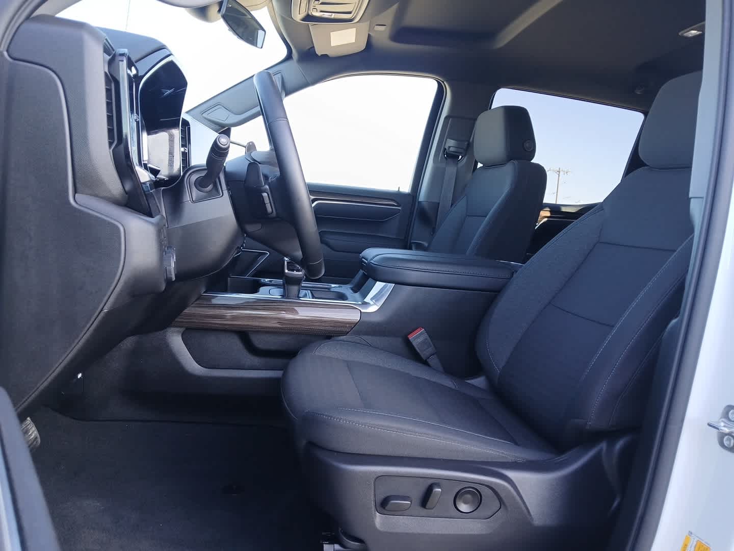 2026 Chevrolet Silverado 1500 4WD Crew Cab Standard Bed LT