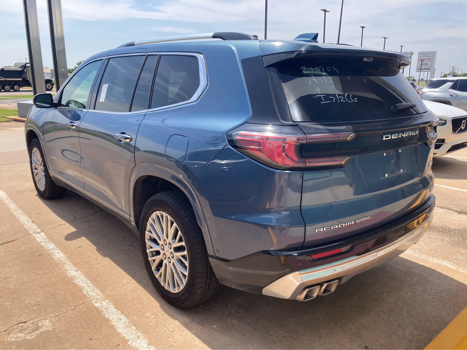 2026 GMC Acadia Denali AWD