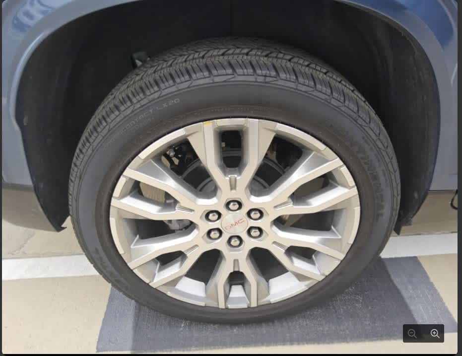 2026 GMC Acadia Denali AWD