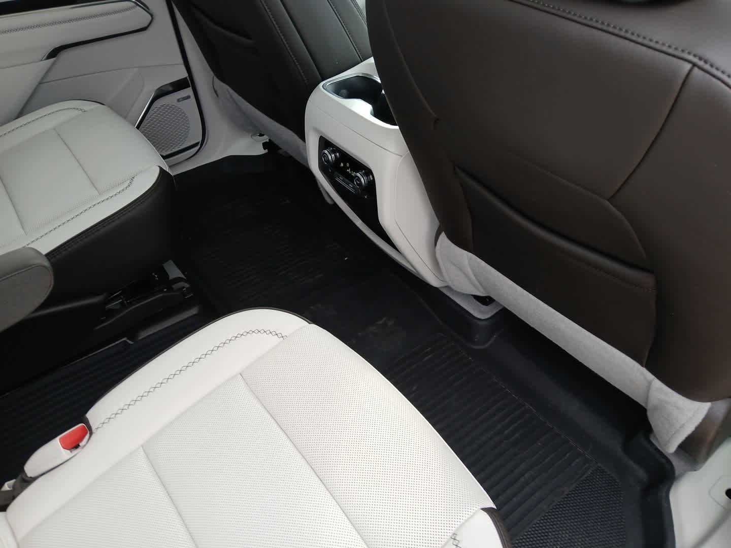 2026 GMC Acadia Denali AWD