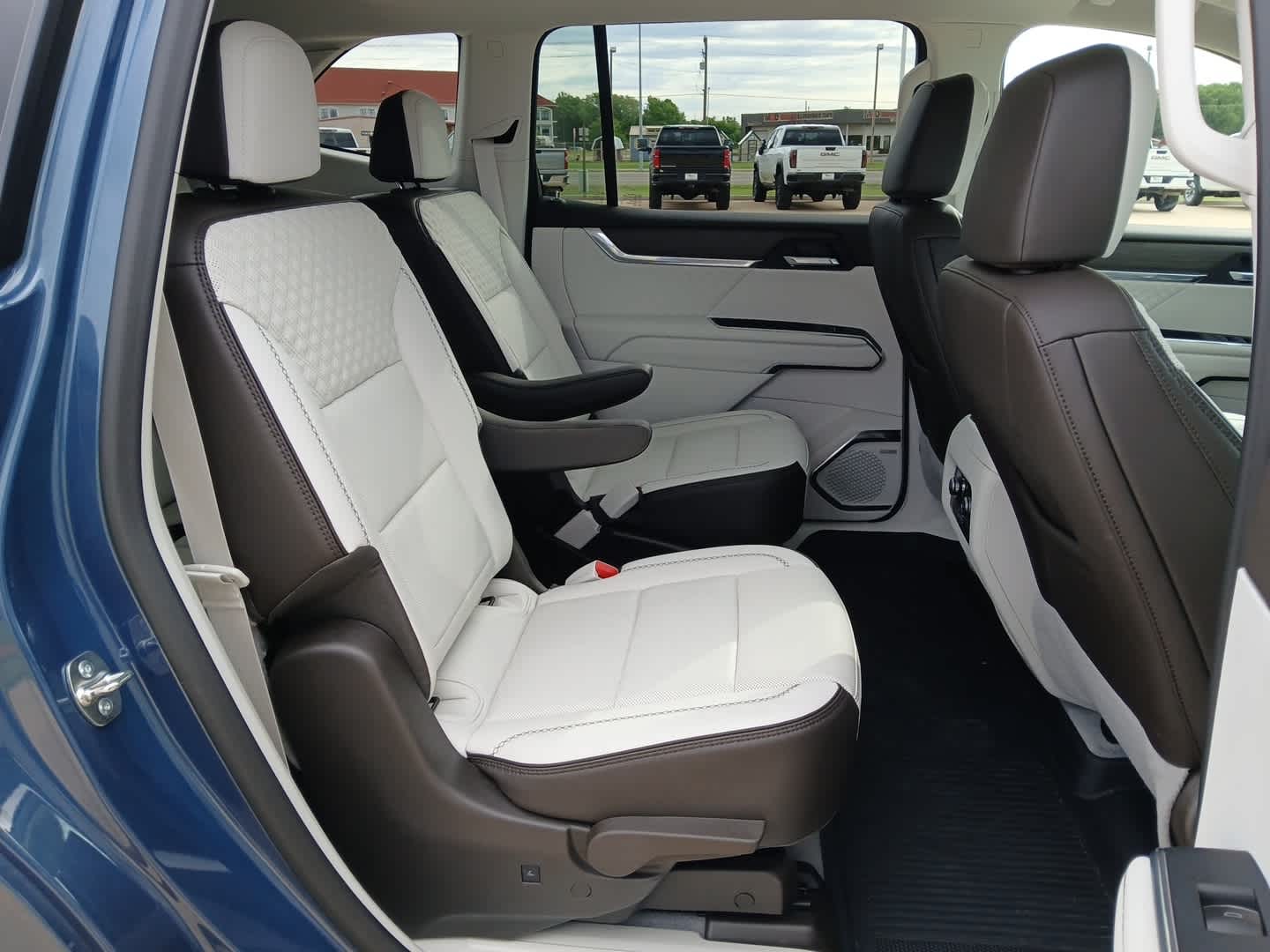 2026 GMC Acadia Denali AWD