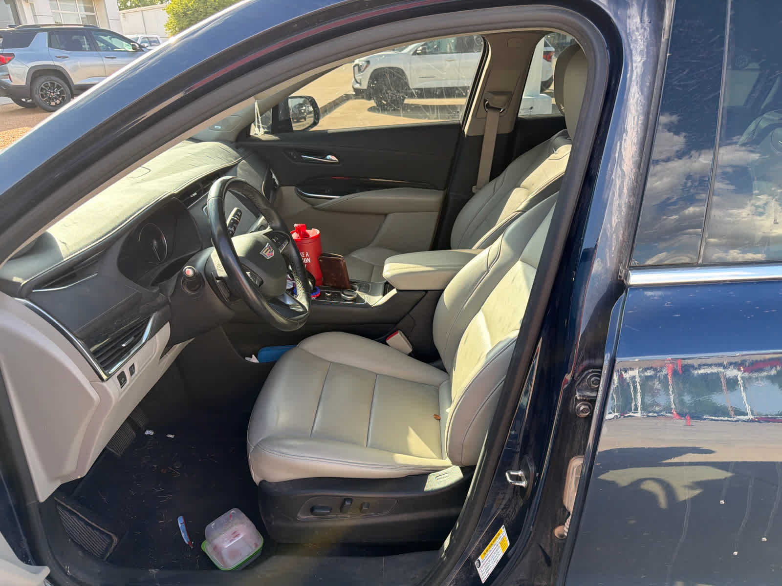 2022 Cadillac XT4 AWD Premium Luxury