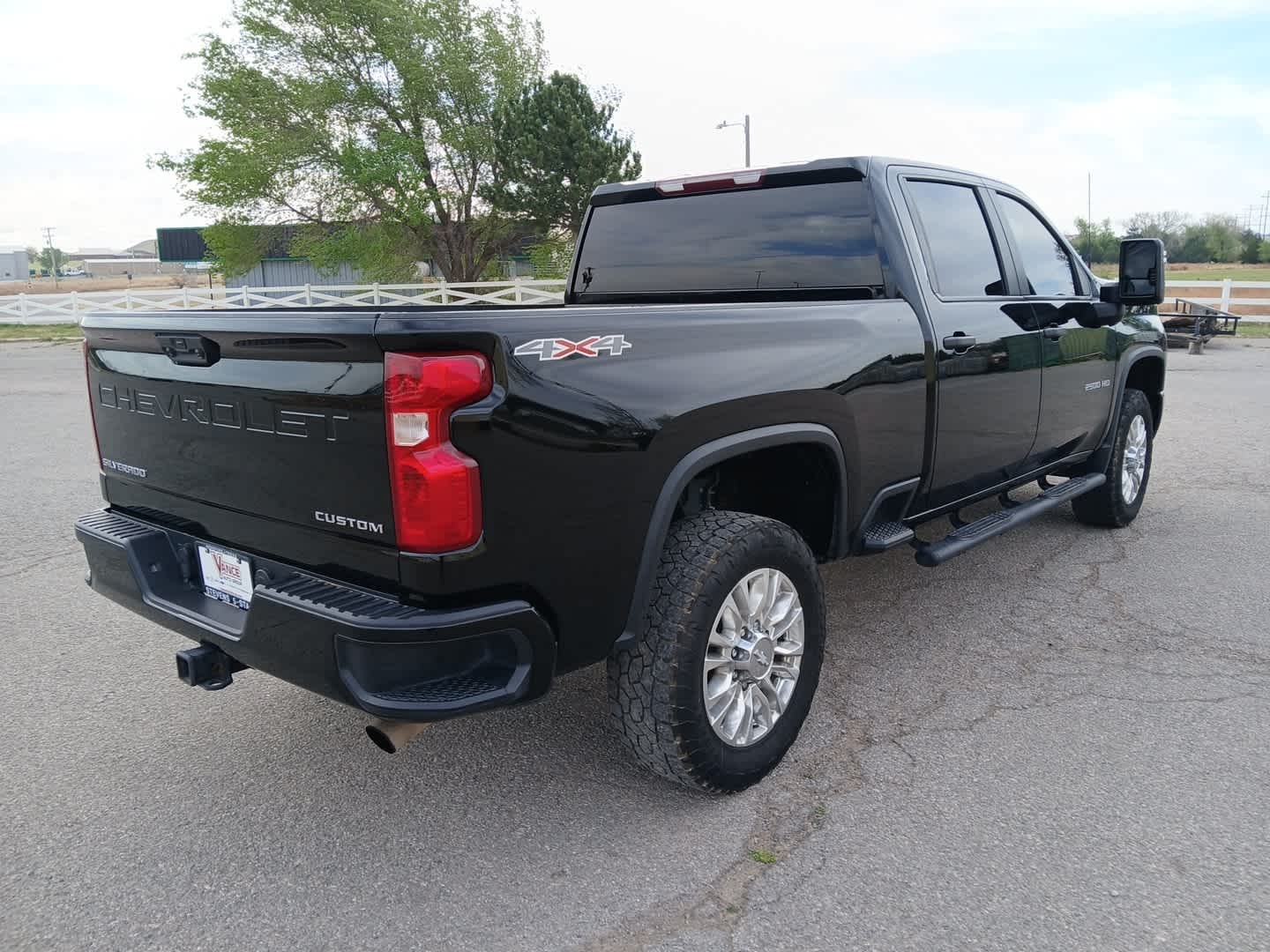 2024 Chevrolet Silverado 2500HD 4WD Crew Cab Standard Bed Custom