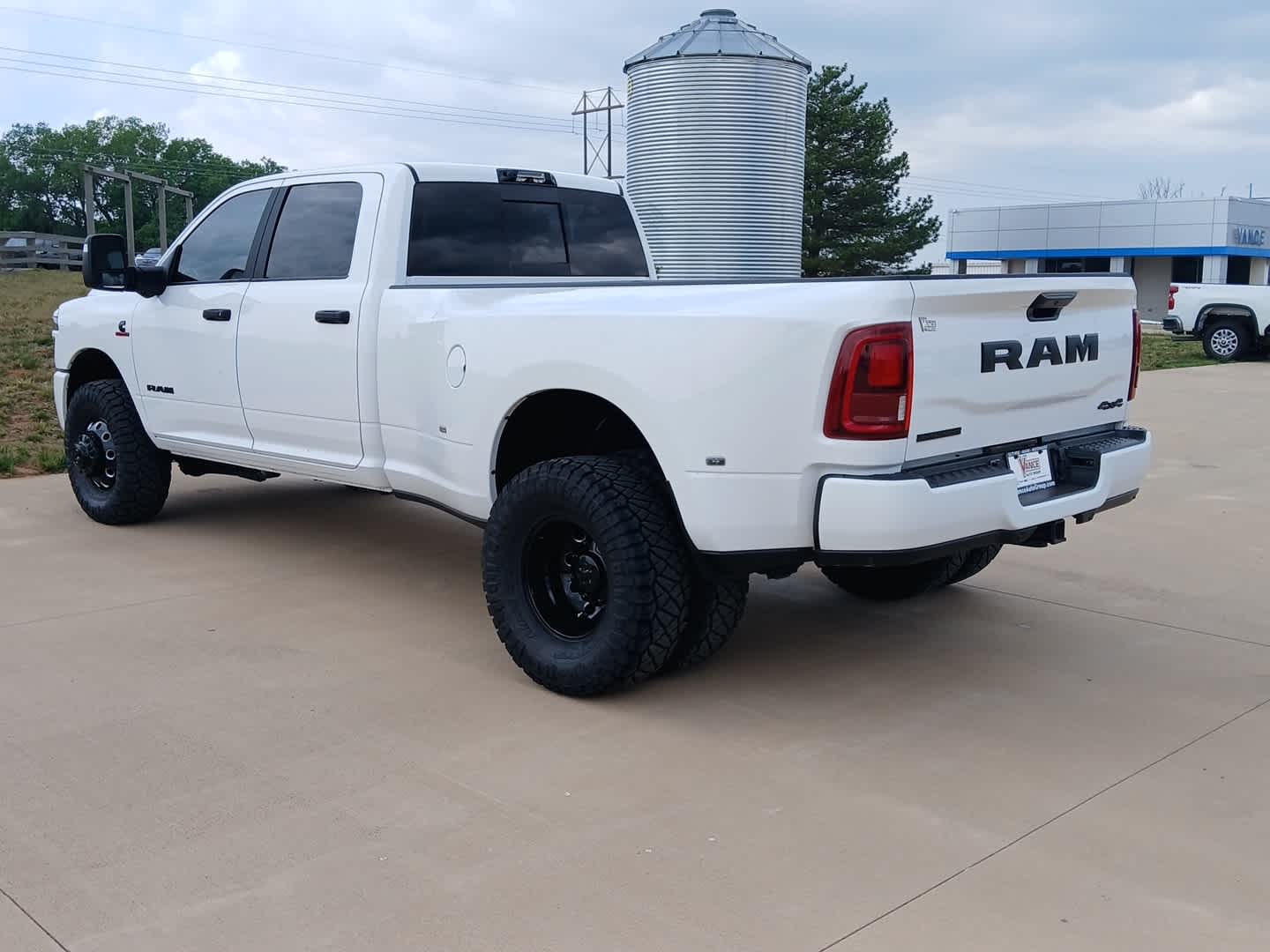 2025 RAM 3500 Big Horn Crew Cab 4x4 8' Box