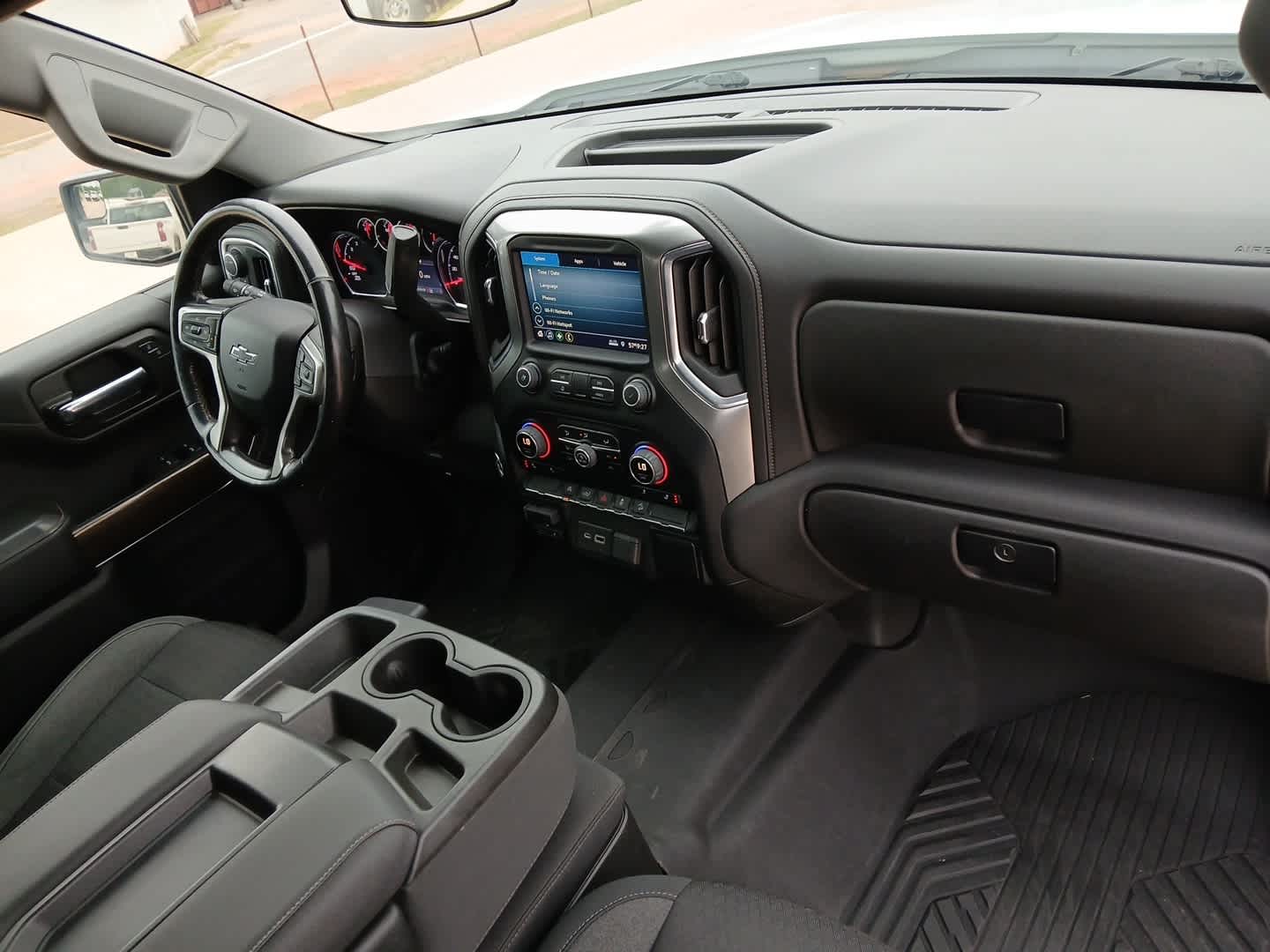 2021 Chevrolet Silverado 1500 4WD Crew Cab Short Bed RST