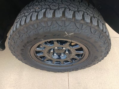 2024 GMC Sierra 1500 4WD Crew Cab Short Box AT4X