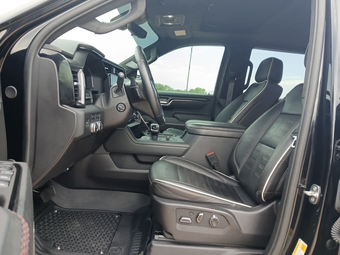 2024 GMC Sierra 1500 4WD Crew Cab Short Box AT4X