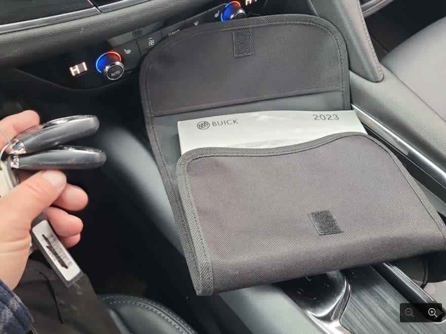 2023 Buick Enclave Essence