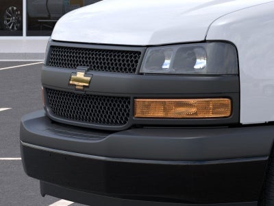 2025 Chevrolet Express Passenger 1LS