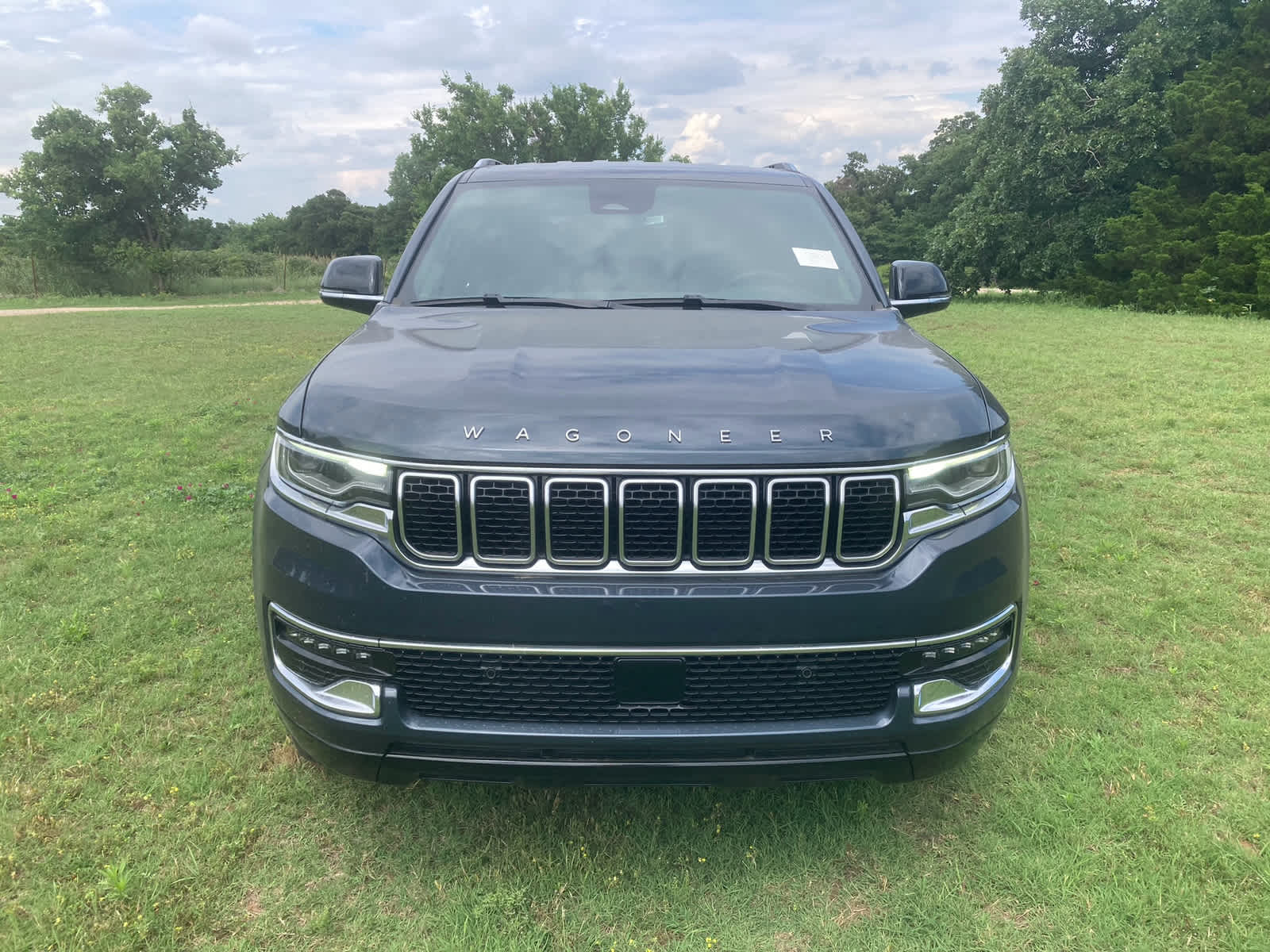 2024 Jeep Wagoneer Base