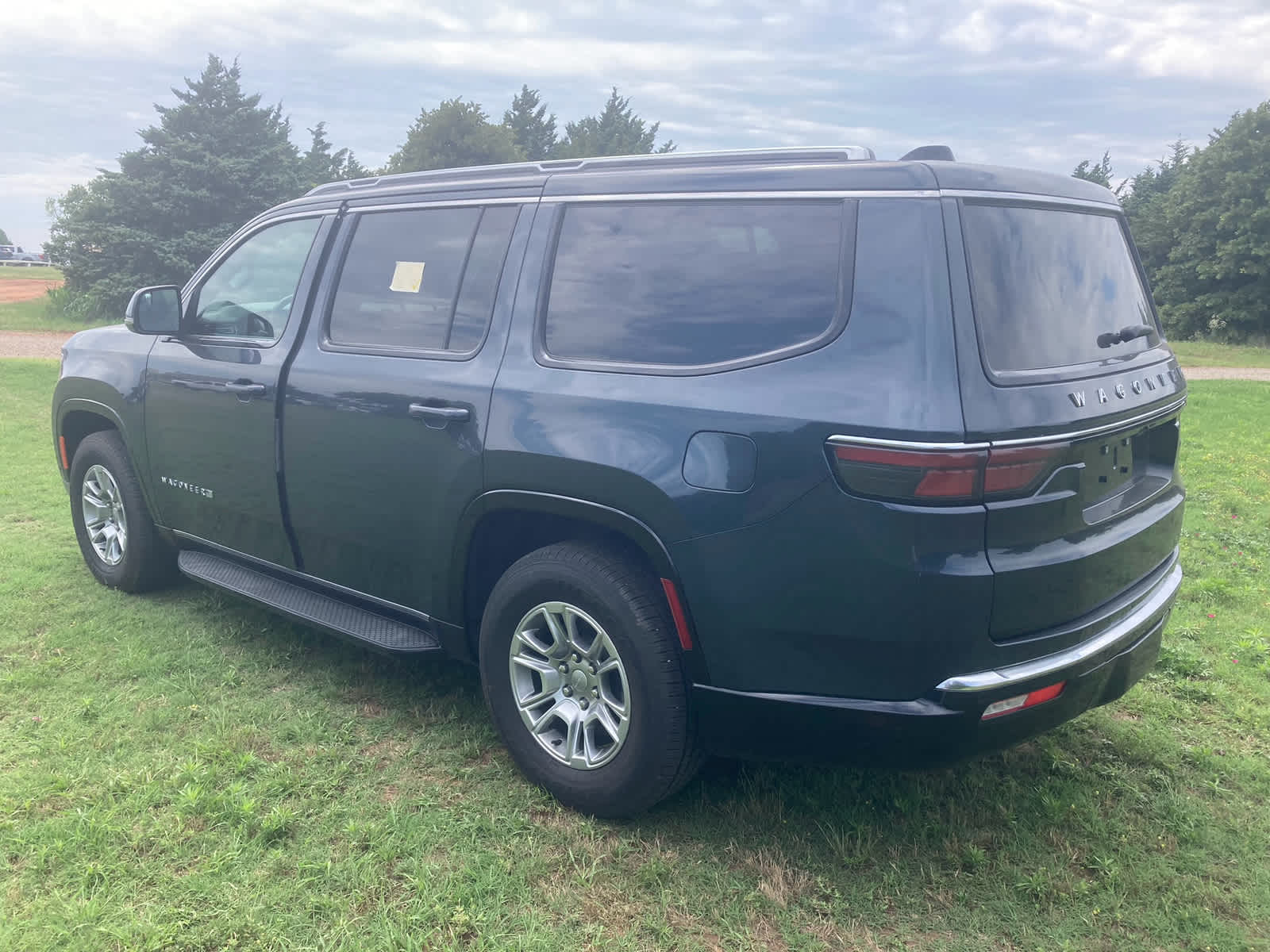 2024 Jeep Wagoneer Base