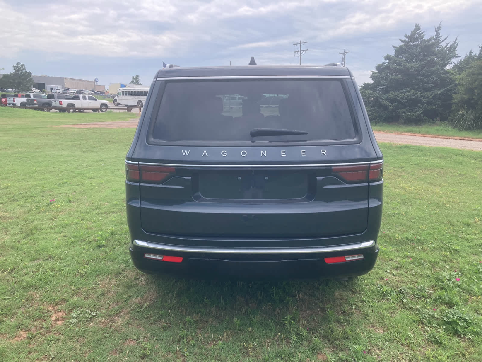 2024 Jeep Wagoneer Base
