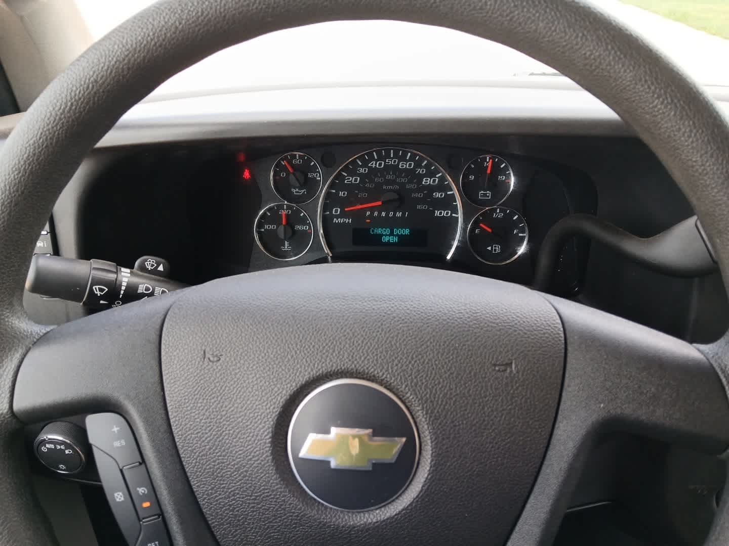 2025 Chevrolet Express Passenger 1LS